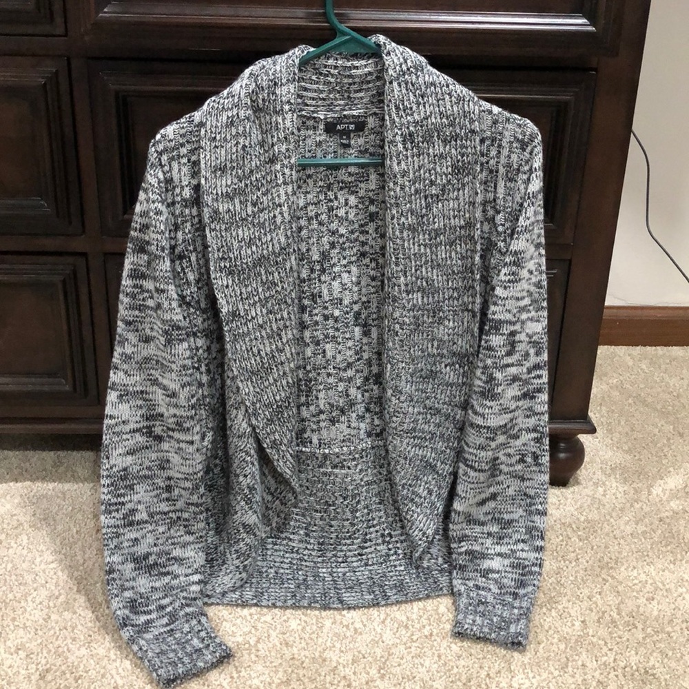 super cute cardigan!